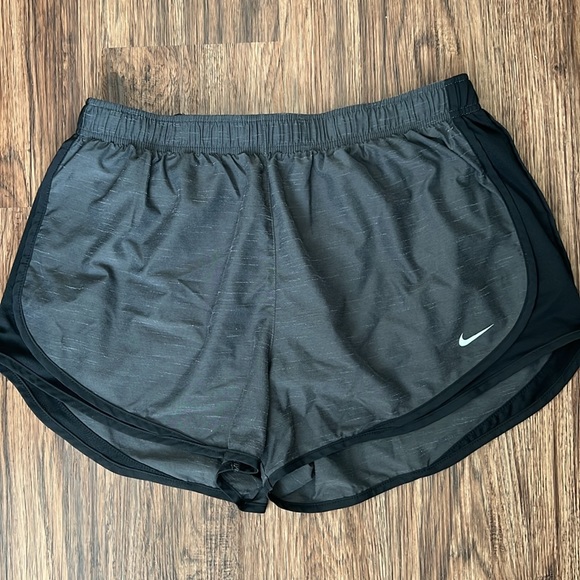 Nike Pro Running Shorts - Picture 2 of 4